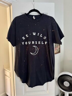 NWOT Pebby Forevee Re-Wild Yourself Graphic Tee - Black, Medium